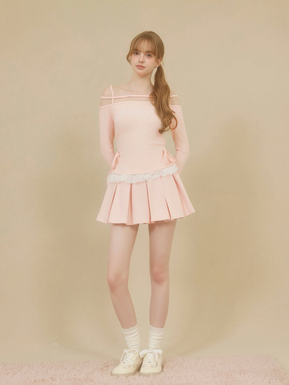 モデル：171cm（着用サイズ：FREE　着用カラー：PNK）