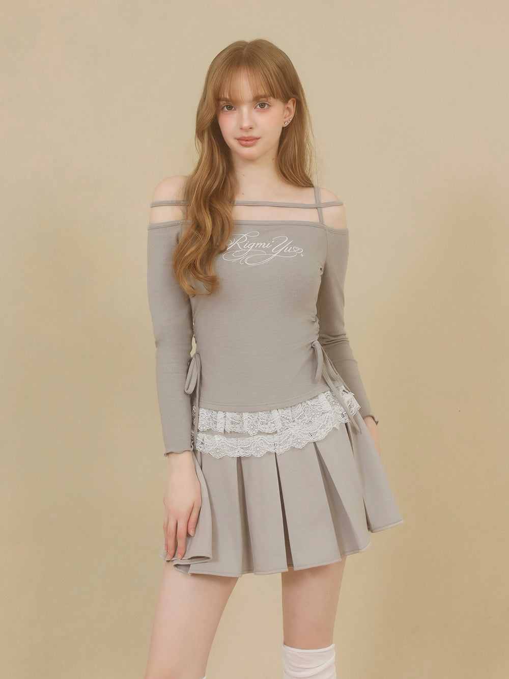 モデル：171cm（着用サイズ：FREE　着用カラー：GRY）