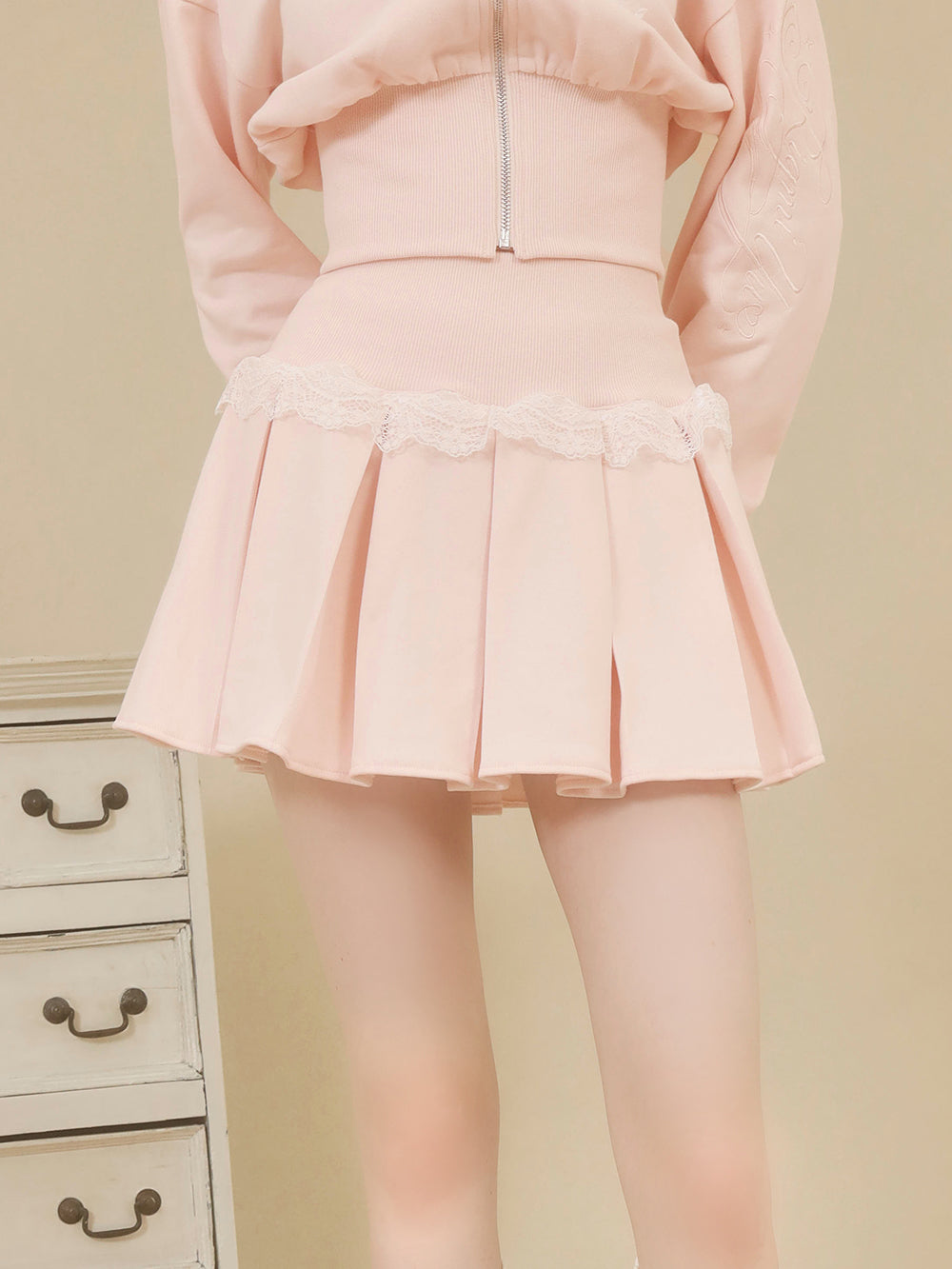 モデル：171cm（着用サイズ：FREE　着用カラー：PNK）